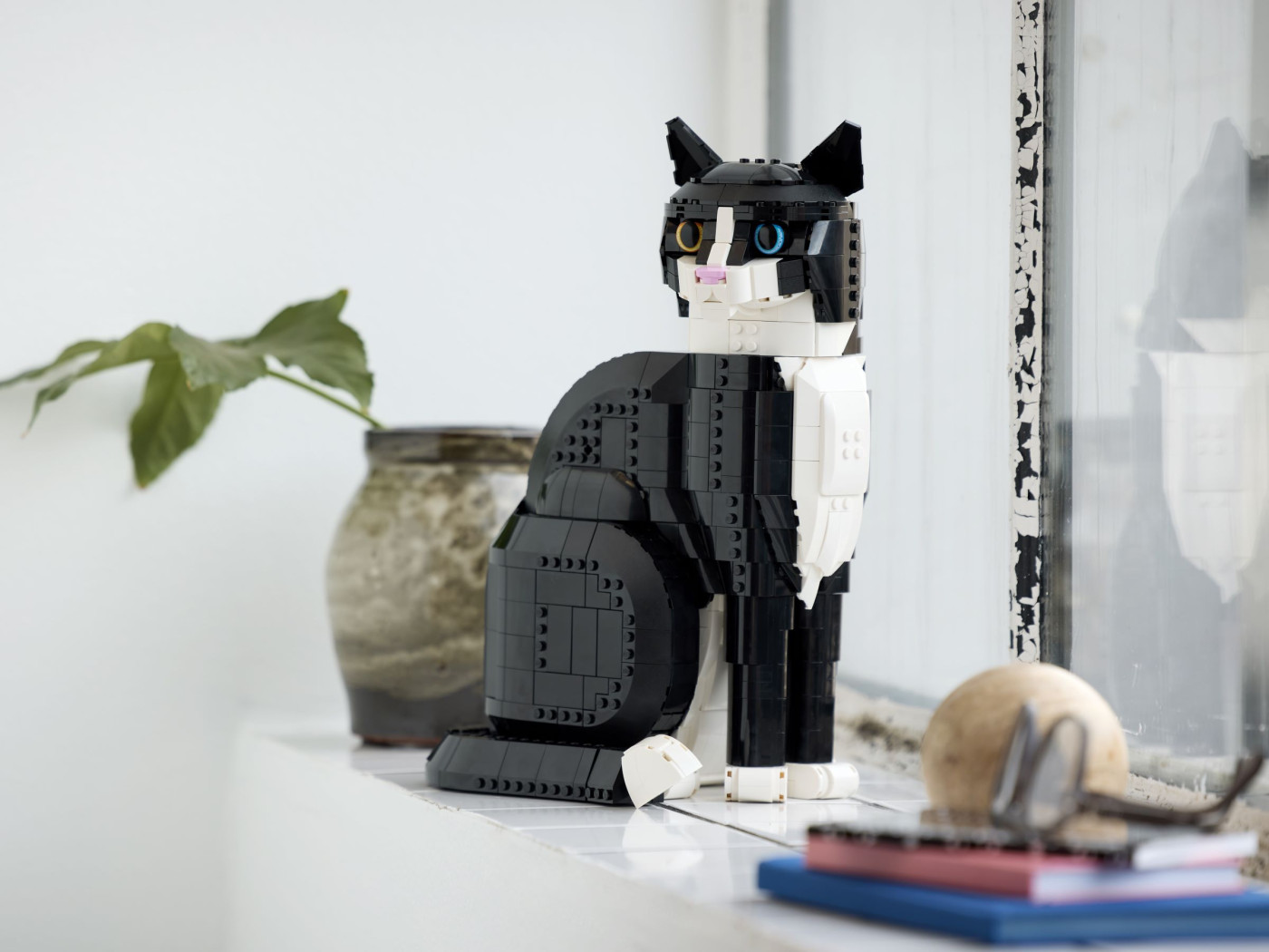 LEGO Ideas 21349 Tuxedo Cat Unveiled: A Purr-fect Addition to Your Collection